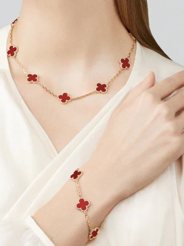 CLOVER | Collier 10 motifs Rouge