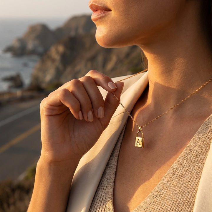 Collier initiale verrou Valora